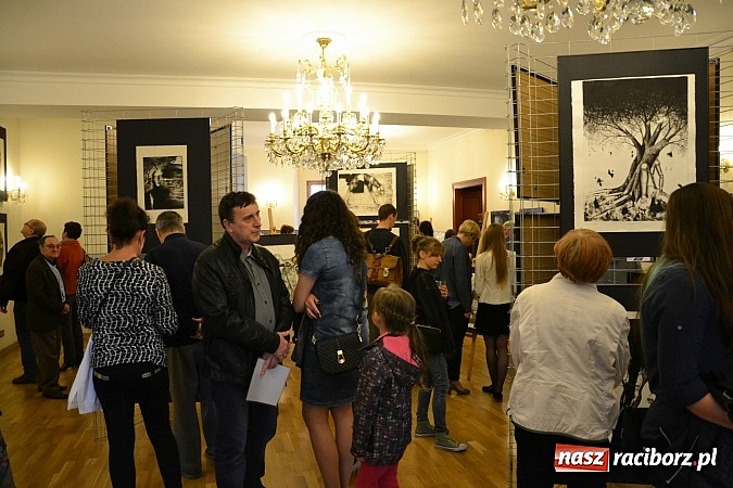 Zdjęcie w galerii na portalu naszraciborz.pl: Dyplom 2015 - wernisaż wystawy absolwent&oacute;w Liceum Plastycznego ZSO nr 1 wiadomości z regionu