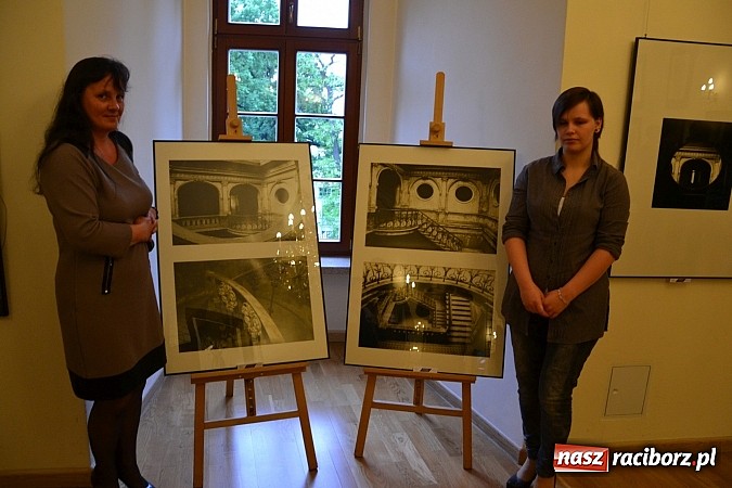 Zdjęcie w galerii na portalu naszraciborz.pl: Dyplom 2015 - wernisaż wystawy absolwent&oacute;w Liceum Plastycznego ZSO nr 1 wiadomości z regionu