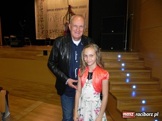 Zdjęcie w galerii na portalu naszraciborz.pl: Jacek Cygan pochlebnie o wokalistce z Kuźni  wiadomości z regionu