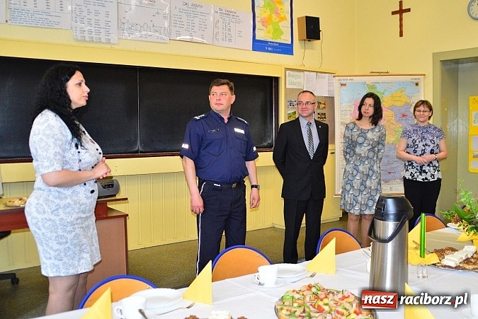 Zdjęcie w galerii na portalu naszraciborz.pl: Klasy chemiczne w Zespole Szkół Zawodowych pod patronatem Policji wiadomości z regionu