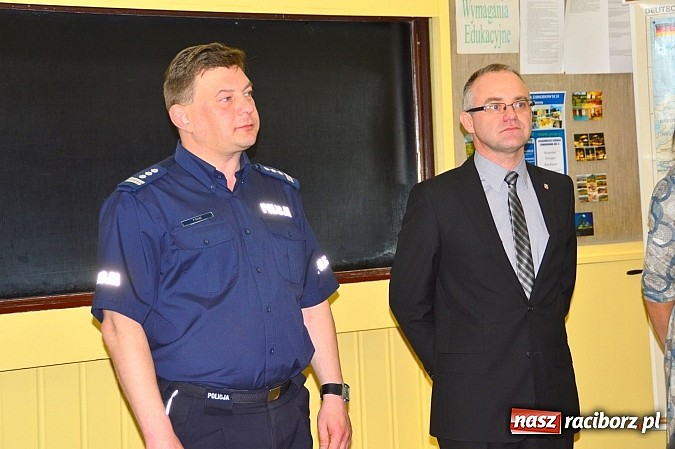 Zdjęcie w galerii na portalu naszraciborz.pl: Klasy chemiczne w Zespole Szkół Zawodowych pod patronatem Policji wiadomości z regionu