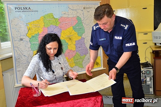 Zdjęcie w galerii na portalu naszraciborz.pl: Klasy chemiczne w Zespole Szkół Zawodowych pod patronatem Policji wiadomości z regionu