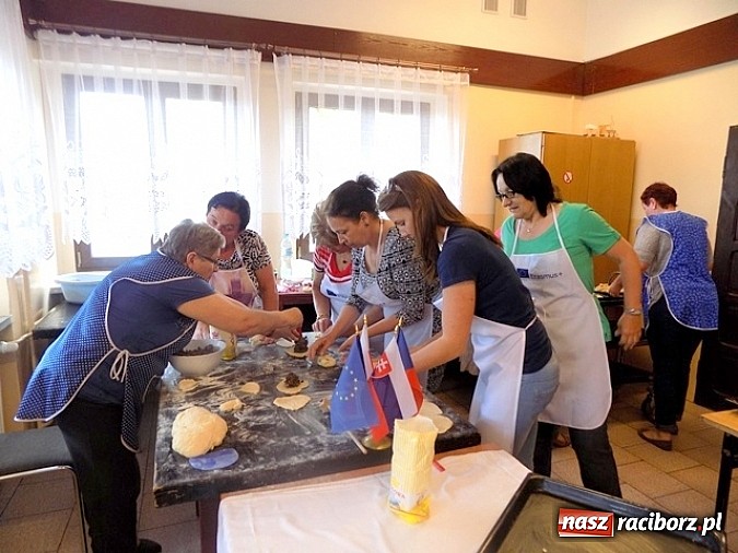 Zdjęcie w galerii na portalu naszraciborz.pl: Kolejna wizyta Erasmusa w Przedszkolu nr 14 wiadomości z regionu