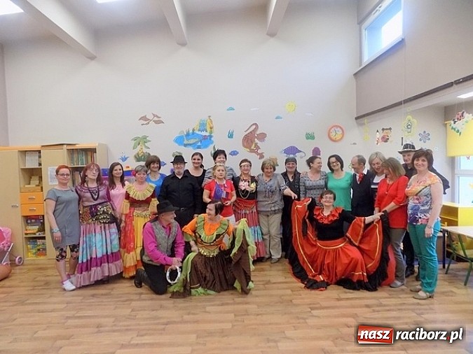 Zdjęcie w galerii na portalu naszraciborz.pl: Kolejna wizyta Erasmusa w Przedszkolu nr 14 wiadomości z regionu
