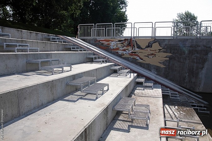 Zdjęcie w galerii na portalu naszraciborz.pl: Przystań zmienia swoje oblicze. Beton pokryją murale  wiadomości z regionu