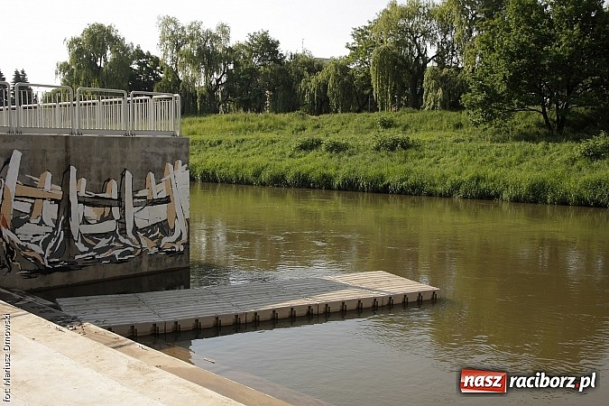 Zdjęcie w galerii na portalu naszraciborz.pl: Przystań zmienia swoje oblicze. Beton pokryją murale  wiadomości z regionu