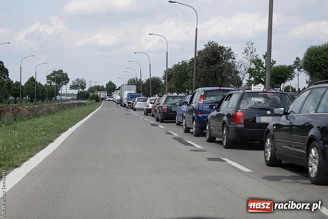 Zdjęcie w galerii na portalu naszraciborz.pl: Kolizja czterech pojazdów zakorkowała w godzinie szczytu wyjazd na Rybnik wiadomości z regionu