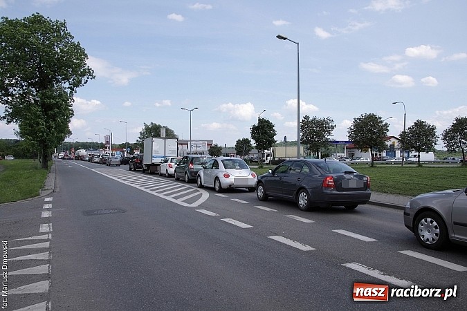 Zdjęcie w galerii na portalu naszraciborz.pl: Kolizja czterech pojazdów zakorkowała w godzinie szczytu wyjazd na Rybnik wiadomości z regionu