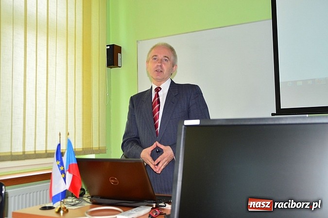 Zdjęcie w galerii na portalu naszraciborz.pl: Konferencja w PWSZ promująca polsko-czeski projekt wiadomości z regionu