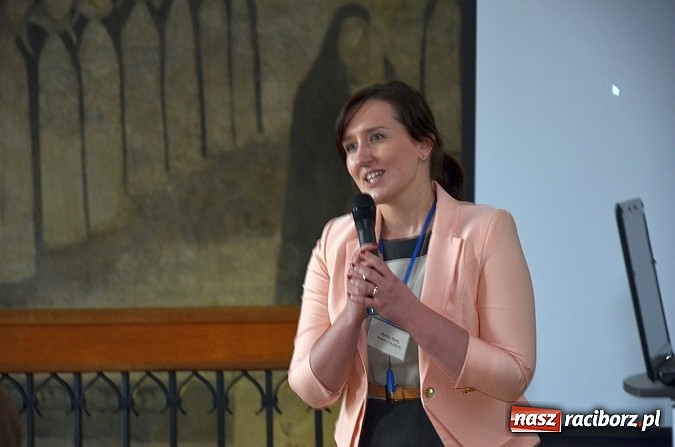 Zdjęcie w galerii na portalu naszraciborz.pl: Salwa na początek a potem prelekcje, koncert i zwiedzanie do nocy wiadomości z regionu