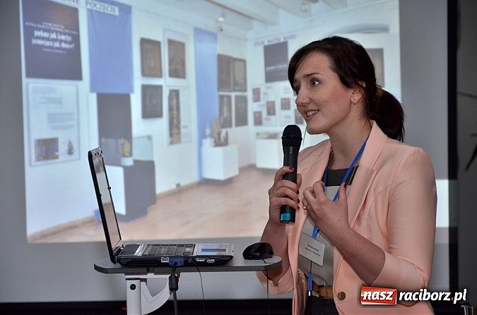 Zdjęcie w galerii na portalu naszraciborz.pl: Salwa na początek a potem prelekcje, koncert i zwiedzanie do nocy wiadomości z regionu