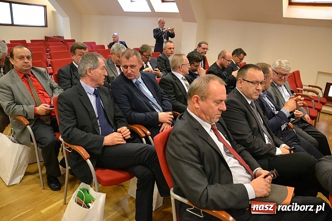 Zdjęcie w galerii na portalu naszraciborz.pl: Zamek Piastowski. Konferencja Ciepłownicza Czyste Powietrze 2016 wiadomości z regionu