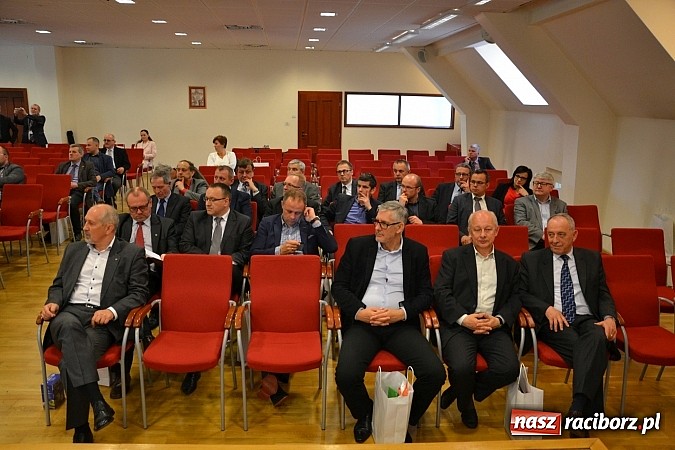 Zdjęcie w galerii na portalu naszraciborz.pl: Zamek Piastowski. Konferencja Ciepłownicza Czyste Powietrze 2016 wiadomości z regionu