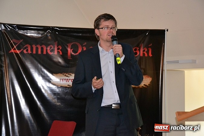 Zdjęcie w galerii na portalu naszraciborz.pl: Zamek Piastowski. Konferencja Ciepłownicza Czyste Powietrze 2016 wiadomości z regionu