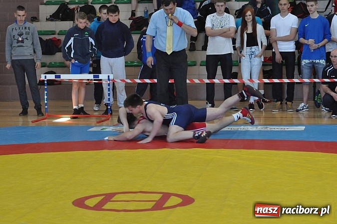 Zdjęcie w galerii na portalu naszraciborz.pl: Najlepsi wolniacy zjechali do Rudnika. Trwają zapaśnicze międzynarodowe mistrzostwa Polski wiadomości z regionu