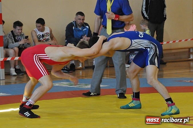 Zdjęcie w galerii na portalu naszraciborz.pl: Najlepsi wolniacy zjechali do Rudnika. Trwają zapaśnicze międzynarodowe mistrzostwa Polski wiadomości z regionu