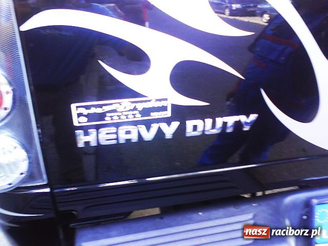 Zdjęcie w galerii na portalu naszraciborz.pl: Monstrum na raciborskich ulicach wiadomości z regionu