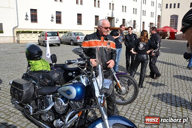 Zdjęcie w galerii na portalu naszraciborz.pl: Motocykliści wyruszyli śladami księcia Mieszka IV Laskonogiego wiadomości z regionu