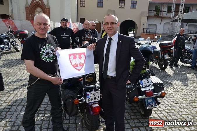 Zdjęcie w galerii na portalu naszraciborz.pl: Motocykliści wyruszyli śladami księcia Mieszka IV Laskonogiego wiadomości z regionu