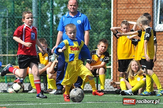 Zdjęcie w galerii na portalu naszraciborz.pl: Młodzi adepci futbolu grali w Krzanowicach wiadomości z regionu