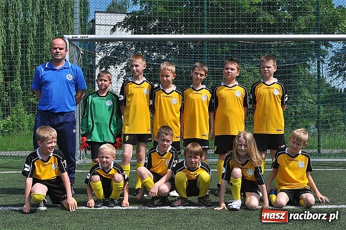 Zdjęcie w galerii na portalu naszraciborz.pl: Młodzi adepci futbolu grali w Krzanowicach wiadomości z regionu