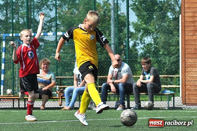 Zdjęcie w galerii na portalu naszraciborz.pl: Młodzi adepci futbolu grali w Krzanowicach wiadomości z regionu