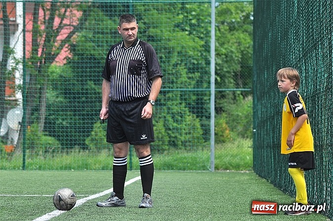 Zdjęcie w galerii na portalu naszraciborz.pl: Młodzi adepci futbolu grali w Krzanowicach wiadomości z regionu