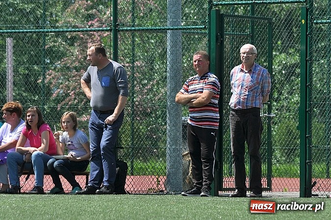 Zdjęcie w galerii na portalu naszraciborz.pl: Młodzi adepci futbolu grali w Krzanowicach wiadomości z regionu