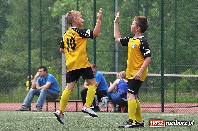 Zdjęcie w galerii na portalu naszraciborz.pl: Młodzi adepci futbolu grali w Krzanowicach wiadomości z regionu