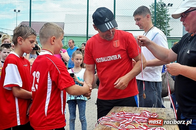 Zdjęcie w galerii na portalu naszraciborz.pl: Młodzi adepci futbolu grali w Krzanowicach wiadomości z regionu