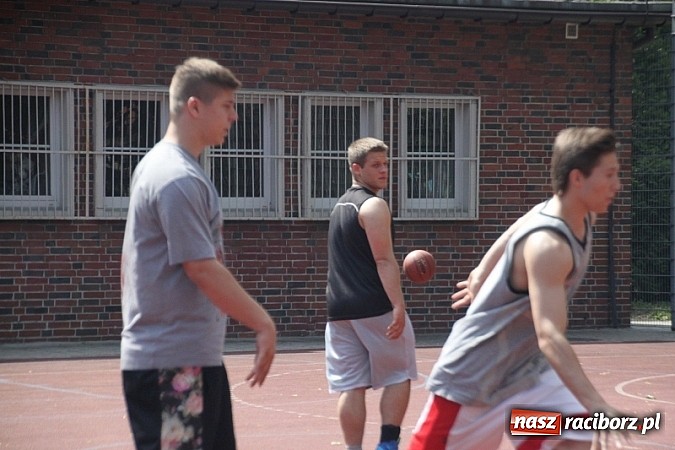 Zdjęcie w galerii na portalu naszraciborz.pl: Piknik szkolny w ZSO nr 1 przy Kasprowicza  wiadomości z regionu