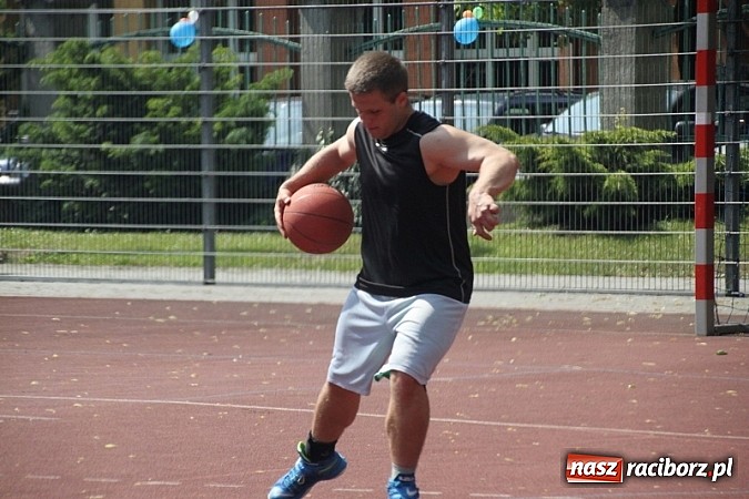 Zdjęcie w galerii na portalu naszraciborz.pl: Piknik szkolny w ZSO nr 1 przy Kasprowicza  wiadomości z regionu