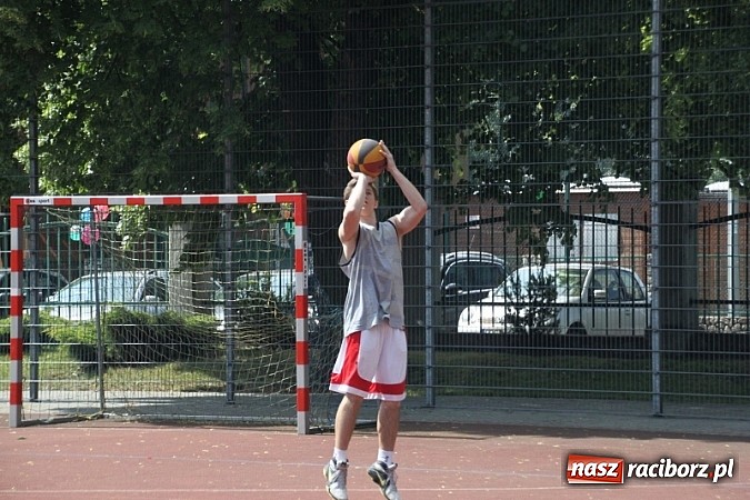 Zdjęcie w galerii na portalu naszraciborz.pl: Piknik szkolny w ZSO nr 1 przy Kasprowicza  wiadomości z regionu