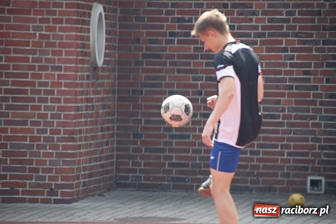 Zdjęcie w galerii na portalu naszraciborz.pl: Piknik szkolny w ZSO nr 1 przy Kasprowicza  wiadomości z regionu