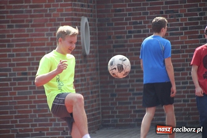 Zdjęcie w galerii na portalu naszraciborz.pl: Piknik szkolny w ZSO nr 1 przy Kasprowicza  wiadomości z regionu