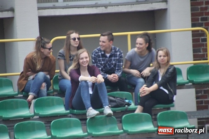 Zdjęcie w galerii na portalu naszraciborz.pl: Piknik szkolny w ZSO nr 1 przy Kasprowicza  wiadomości z regionu