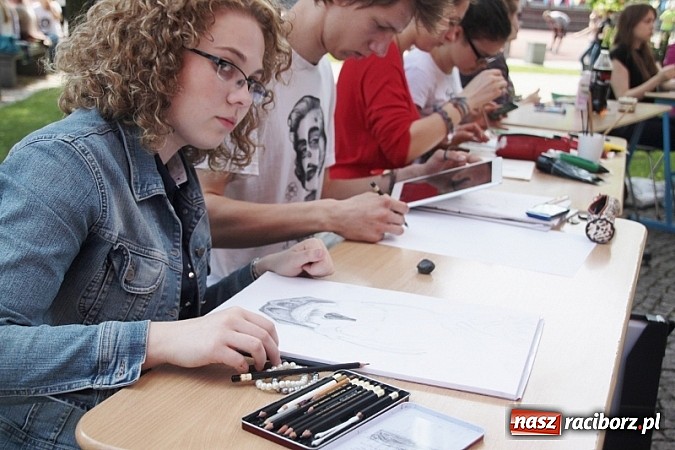 Zdjęcie w galerii na portalu naszraciborz.pl: Piknik szkolny w ZSO nr 1 przy Kasprowicza  wiadomości z regionu