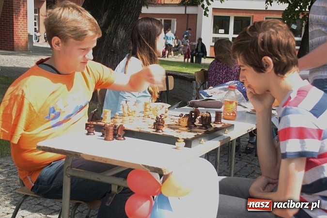 Zdjęcie w galerii na portalu naszraciborz.pl: Piknik szkolny w ZSO nr 1 przy Kasprowicza  wiadomości z regionu