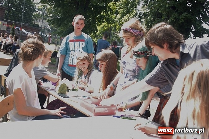 Zdjęcie w galerii na portalu naszraciborz.pl: Piknik szkolny w ZSO nr 1 przy Kasprowicza  wiadomości z regionu