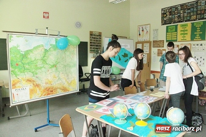 Zdjęcie w galerii na portalu naszraciborz.pl: Piknik szkolny w ZSO nr 1 przy Kasprowicza  wiadomości z regionu