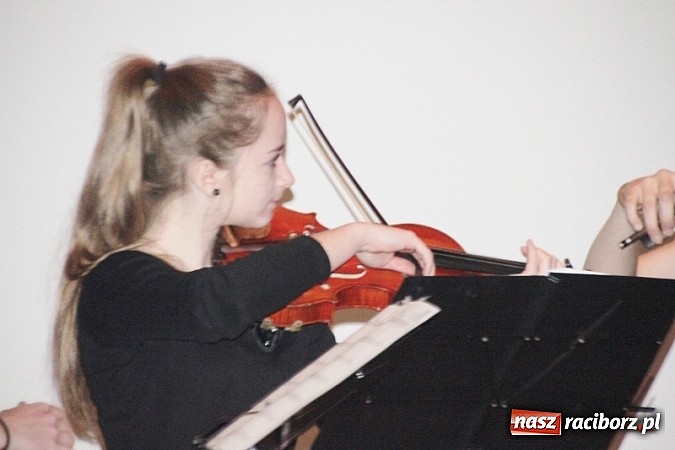 Zdjęcie w galerii na portalu naszraciborz.pl: Piknik szkolny w ZSO nr 1 przy Kasprowicza  wiadomości z regionu