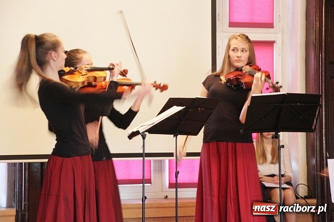 Zdjęcie w galerii na portalu naszraciborz.pl: Piknik szkolny w ZSO nr 1 przy Kasprowicza  wiadomości z regionu