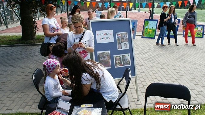 Zdjęcie w galerii na portalu naszraciborz.pl: Dziecięce święto z Zozolem na straganie wiadomości z regionu