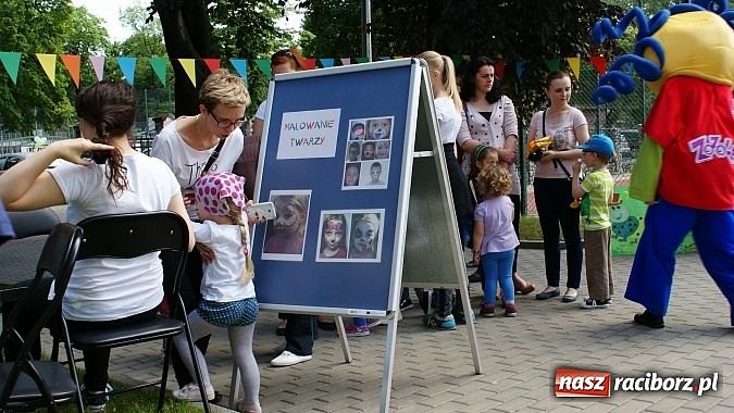 Zdjęcie w galerii na portalu naszraciborz.pl: Dziecięce święto z Zozolem na straganie wiadomości z regionu