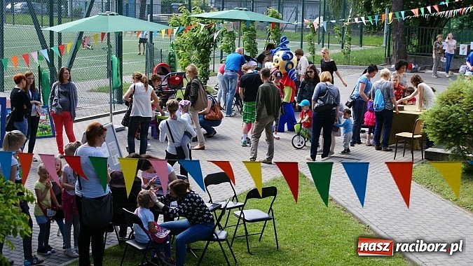 Zdjęcie w galerii na portalu naszraciborz.pl: Dziecięce święto z Zozolem na straganie wiadomości z regionu