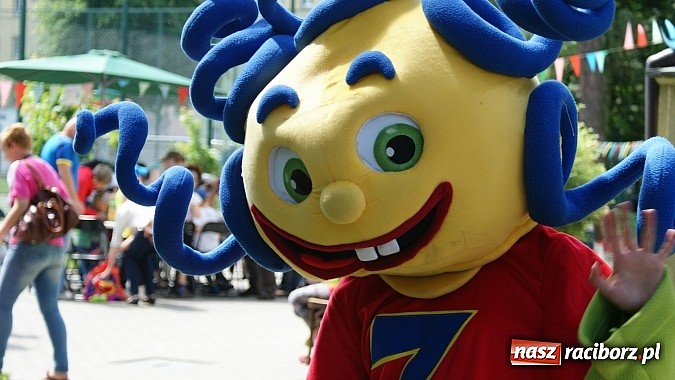 Zdjęcie w galerii na portalu naszraciborz.pl: Dziecięce święto z Zozolem na straganie wiadomości z regionu