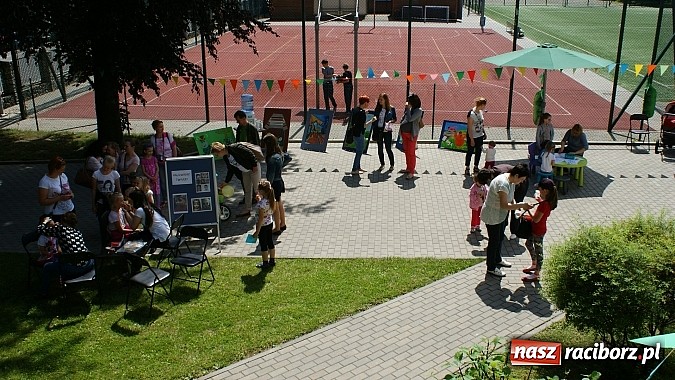 Zdjęcie w galerii na portalu naszraciborz.pl: Dziecięce święto z Zozolem na straganie wiadomości z regionu