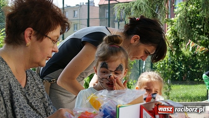 Zdjęcie w galerii na portalu naszraciborz.pl: Dziecięce święto z Zozolem na straganie wiadomości z regionu