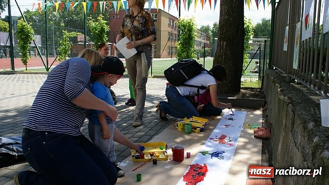 Zdjęcie w galerii na portalu naszraciborz.pl: Dziecięce święto z Zozolem na straganie wiadomości z regionu