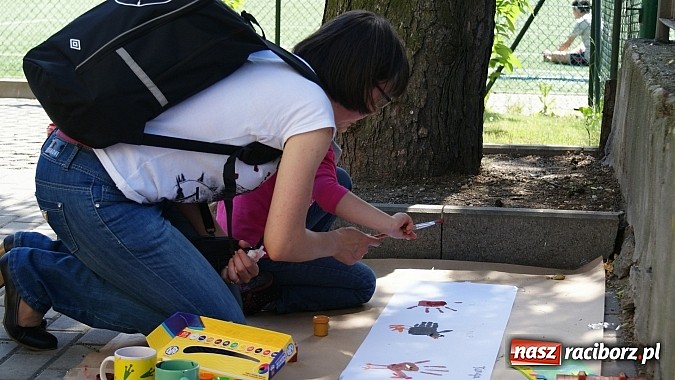 Zdjęcie w galerii na portalu naszraciborz.pl: Dziecięce święto z Zozolem na straganie wiadomości z regionu